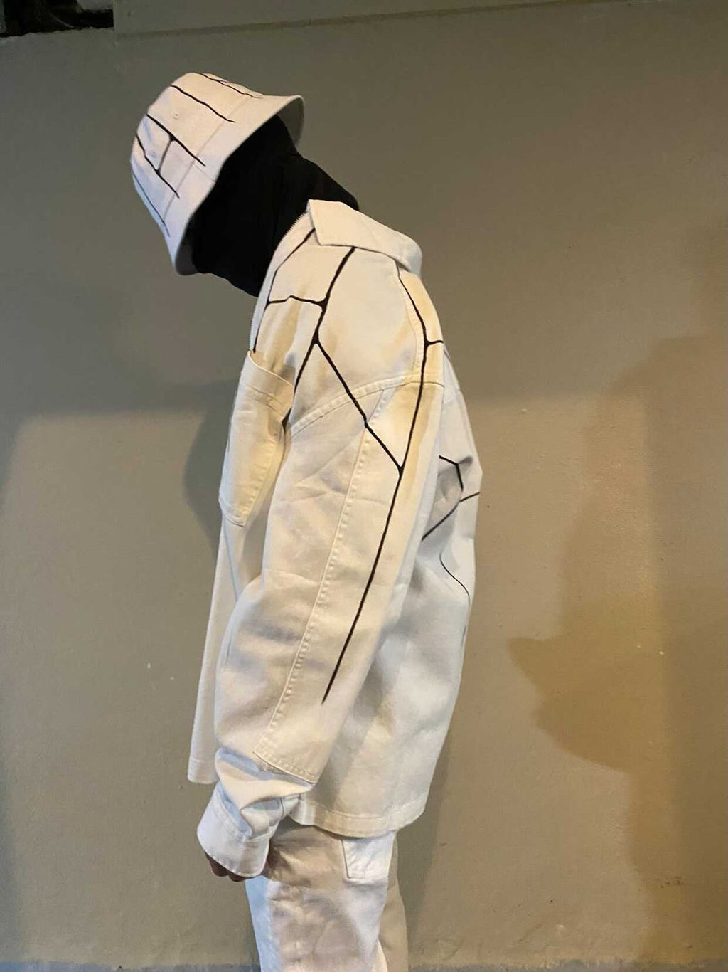 Widowed down whvte jean jacket